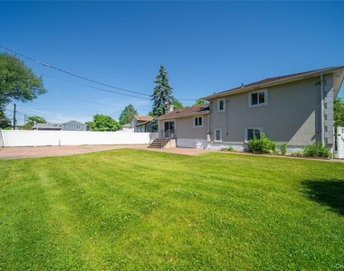6 Manor Drive - Photo Thumbnail 19