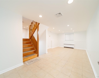 6 Manor Drive - Photo Thumbnail 14