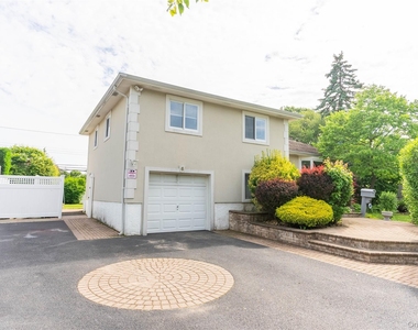 6 Manor Drive - Photo Thumbnail 3