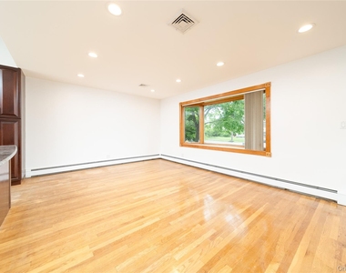 6 Manor Drive - Photo Thumbnail 8