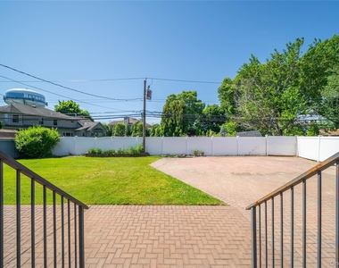 6 Manor Drive - Photo Thumbnail 23