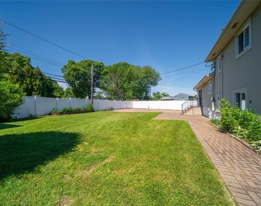 6 Manor Drive - Photo Thumbnail 18