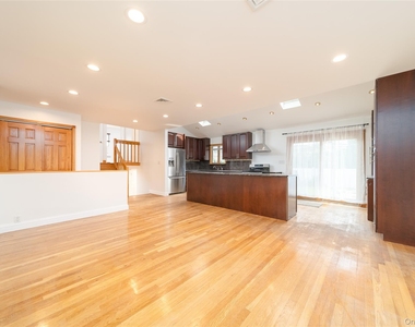 6 Manor Drive - Photo Thumbnail 7