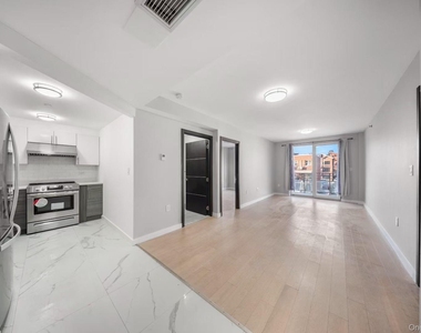7009 45th Avenue - Photo Thumbnail 6