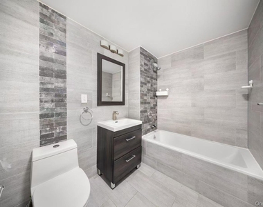 7009 45th Avenue - Photo Thumbnail 4