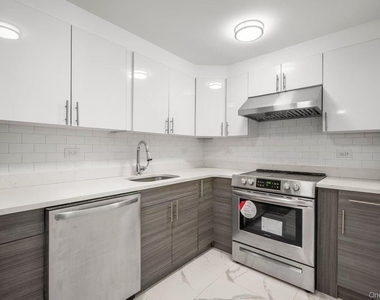 7009 45th Avenue - Photo Thumbnail 8