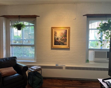 300 Ferdon Avenue - Photo Thumbnail 9