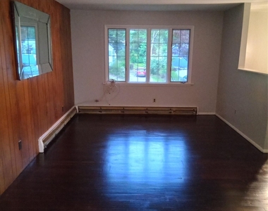 8 Hickory Lane - Photo Thumbnail 3