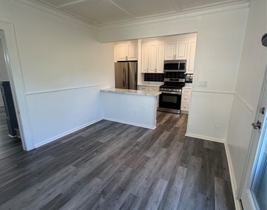 9 Franklin Street - Photo Thumbnail 3