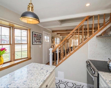8 Crabtree Lane - Photo Thumbnail 1
