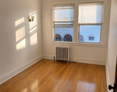 245 Main Street - Photo Thumbnail 5