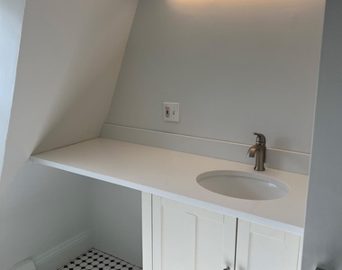 11 Maurice Avenue - Photo Thumbnail 13