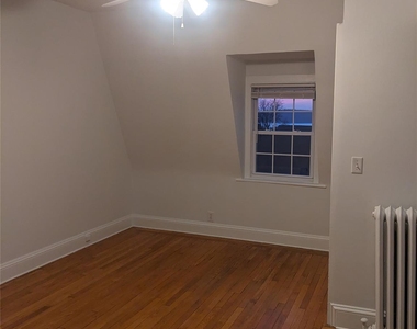 11 Maurice Avenue - Photo Thumbnail 9