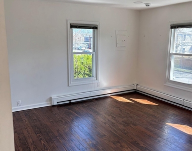 7 Thorne Street - Photo Thumbnail 3