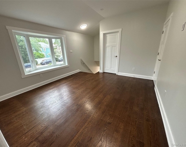 21 Prime Avenue - Photo Thumbnail 8