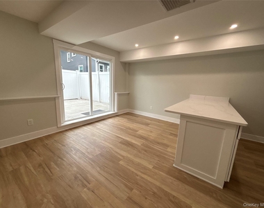 21 Prime Avenue - Photo Thumbnail 5