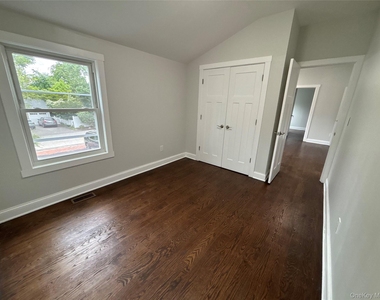 21 Prime Avenue - Photo Thumbnail 13