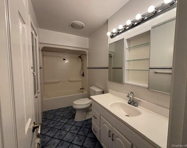 32 Louise Lane - Photo Thumbnail 8