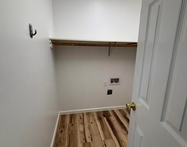 32 Louise Lane - Photo Thumbnail 13