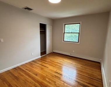 32 Louise Lane - Photo Thumbnail 14
