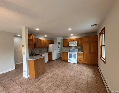32 Louise Lane - Photo Thumbnail 3
