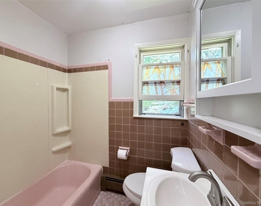 3 Saddle Lane - Photo Thumbnail 5