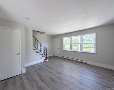 3 Saddle Lane - Photo Thumbnail 1