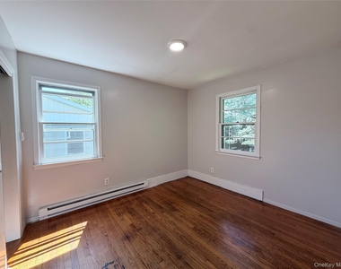 3 Saddle Lane - Photo Thumbnail 8
