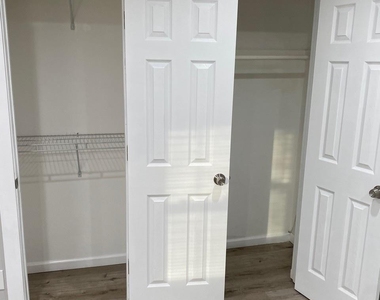 36 Oneida Avenue - Photo Thumbnail 16