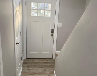 36 Oneida Avenue - Photo Thumbnail 6