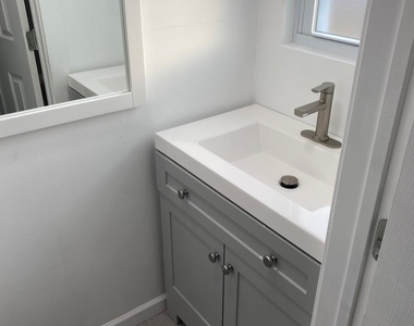 36 Oneida Avenue - Photo Thumbnail 7