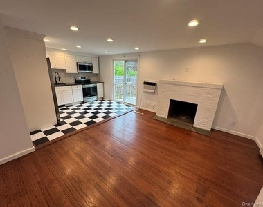79 Manor Drive - Photo Thumbnail 3