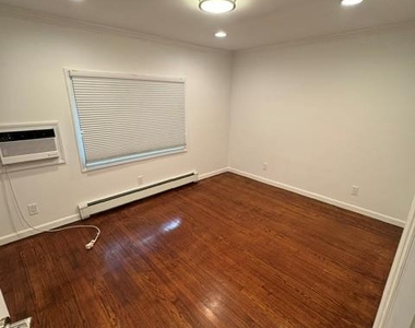 79 Manor Drive - Photo Thumbnail 6