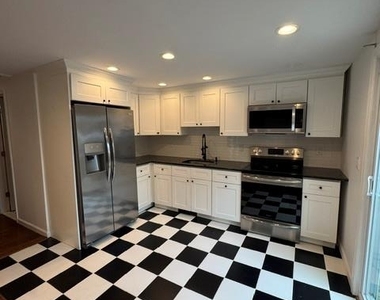79 Manor Drive - Photo Thumbnail 4