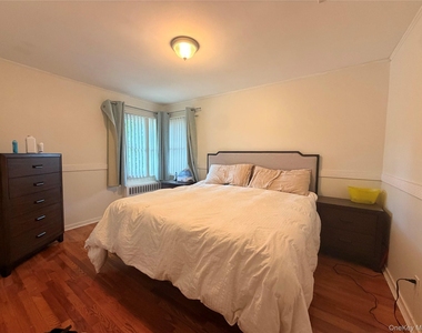 748 Leslie Lane - Photo Thumbnail 8