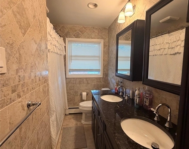 748 Leslie Lane - Photo Thumbnail 5