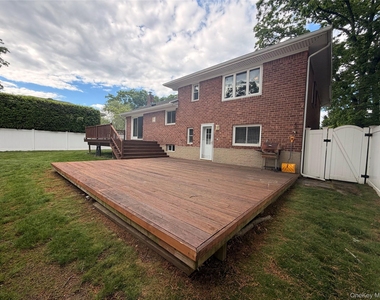 748 Leslie Lane - Photo Thumbnail 14