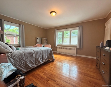 748 Leslie Lane - Photo Thumbnail 9
