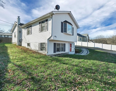 447 Clove Road - Photo Thumbnail 2