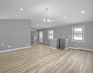 447 Clove Road - Photo Thumbnail 7