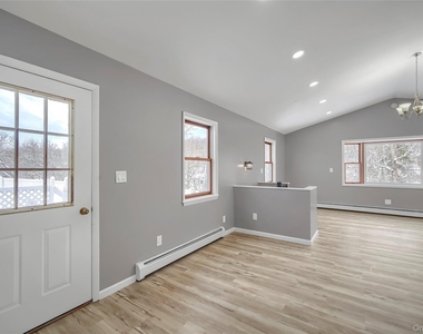 447 Clove Road - Photo Thumbnail 4