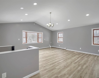 447 Clove Road - Photo Thumbnail 11