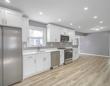 447 Clove Road - Photo Thumbnail 15