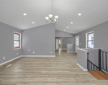 447 Clove Road - Photo Thumbnail 6