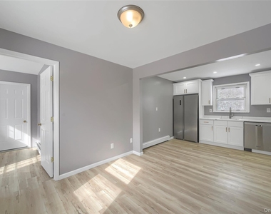447 Clove Road - Photo Thumbnail 17