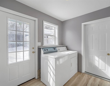 447 Clove Road - Photo Thumbnail 23
