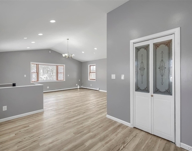 447 Clove Road - Photo Thumbnail 5