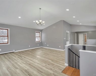 447 Clove Road - Photo Thumbnail 8