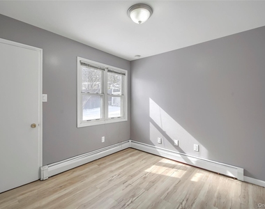 447 Clove Road - Photo Thumbnail 19