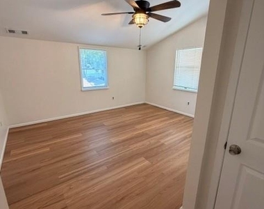 16 Forest Drive - Photo Thumbnail 10